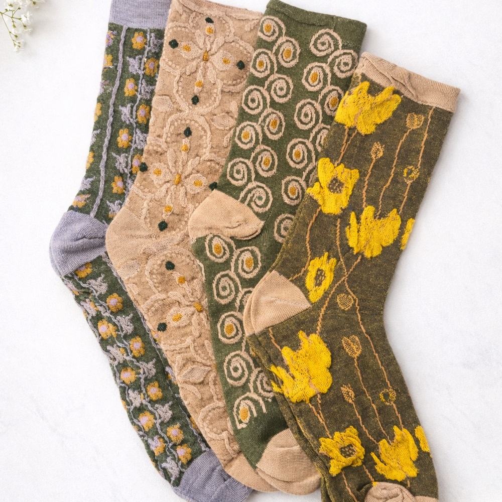 NWOT | Women’s elegant trouser | Floral and Patterned Socks Set